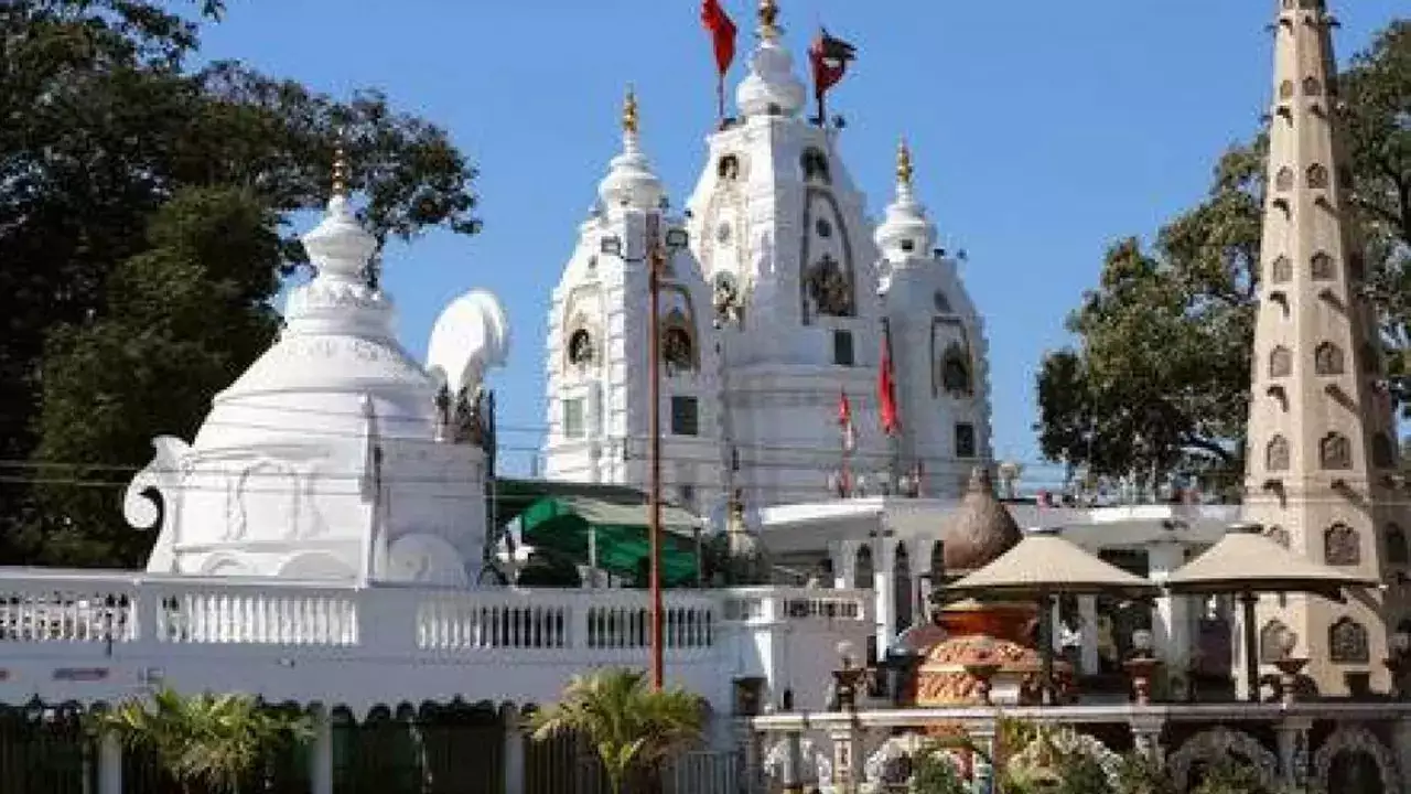 Places to Visit in Indore with Friends